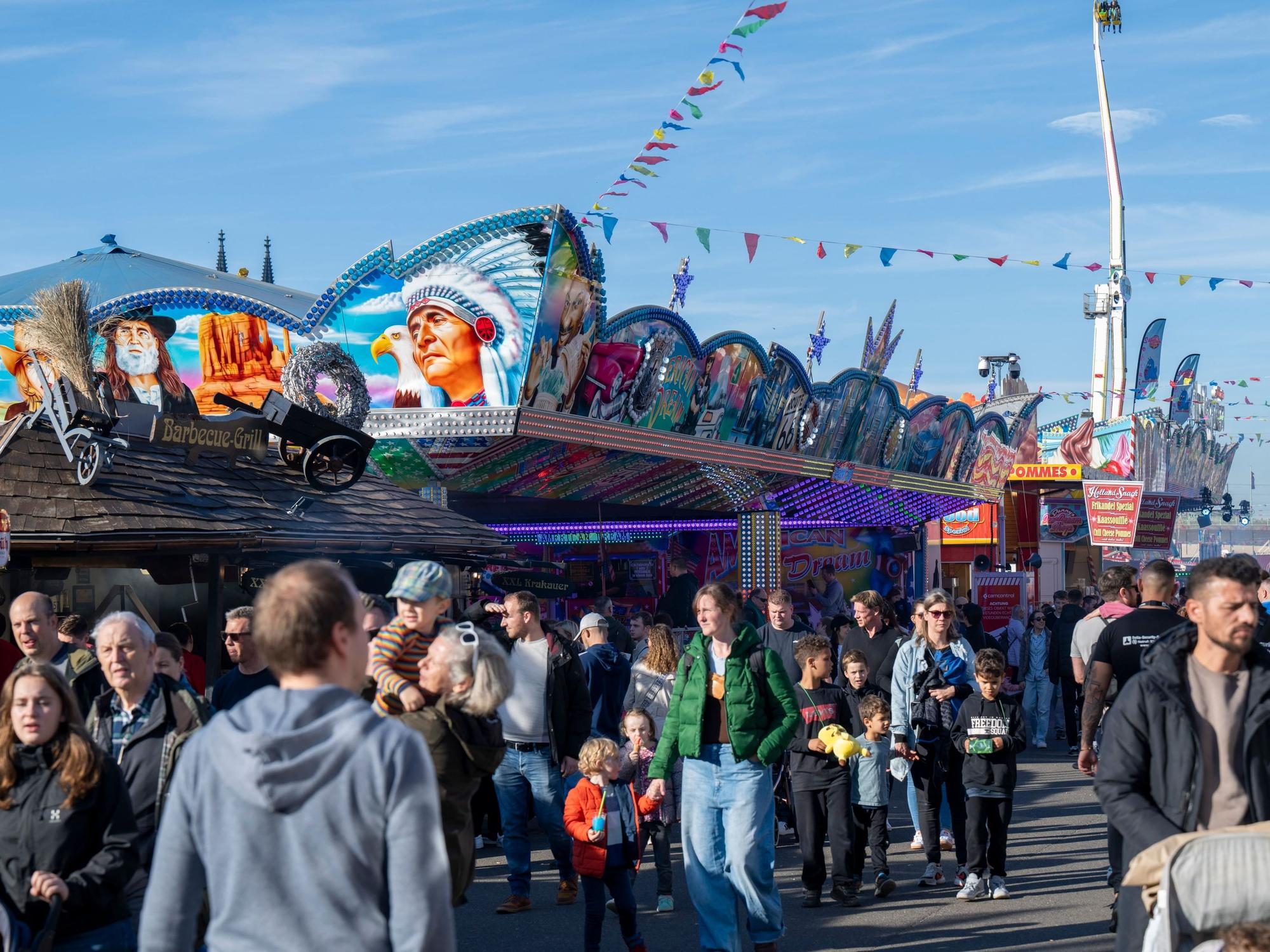 Die Herbstkirmes 2024 in Köln-Deutz. Vor zwei Jahren fand sie zuletzt statt.
