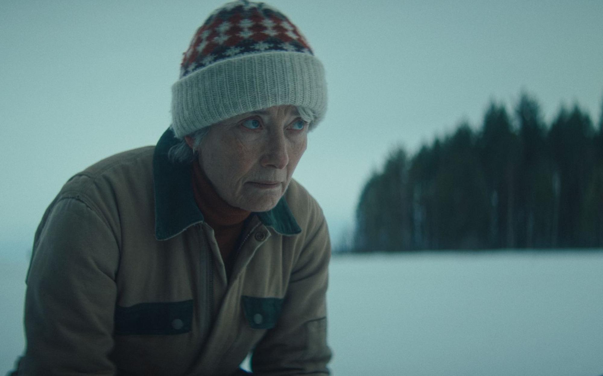 Oscargewinnerin Emma Thompson präsentiert sich in „Dead of Winter - Eisige Stille“ als taffe Einzelkämpferin. (Bild: Leonine)