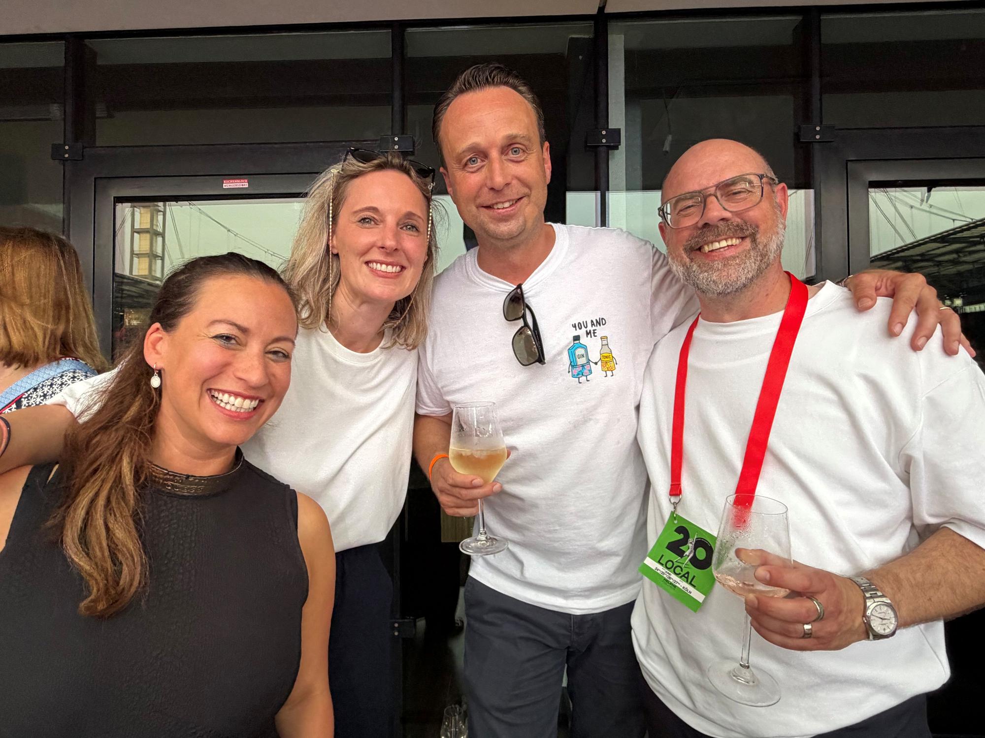 Lutz Wingerath mit Caroline Bosbach, Maria Westphal und Lukas Wachten in einer Loge.
