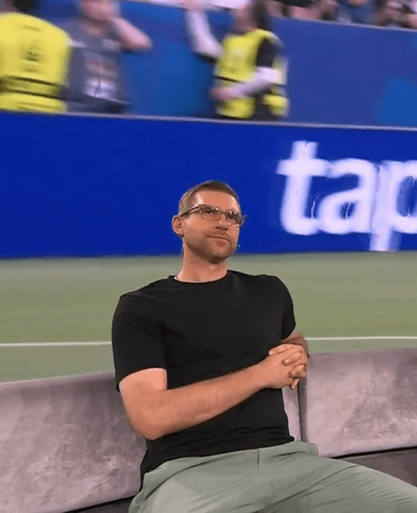 Die Experten Per Mertesacker, Christoph Kramer und Fritzy Kromp auf der WM-Couch des ZDF.