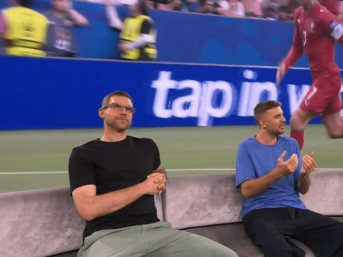 Die Experten Per Mertesacker, Christoph Kramer und Fritzy Kromp auf der WM-Couch des ZDF.