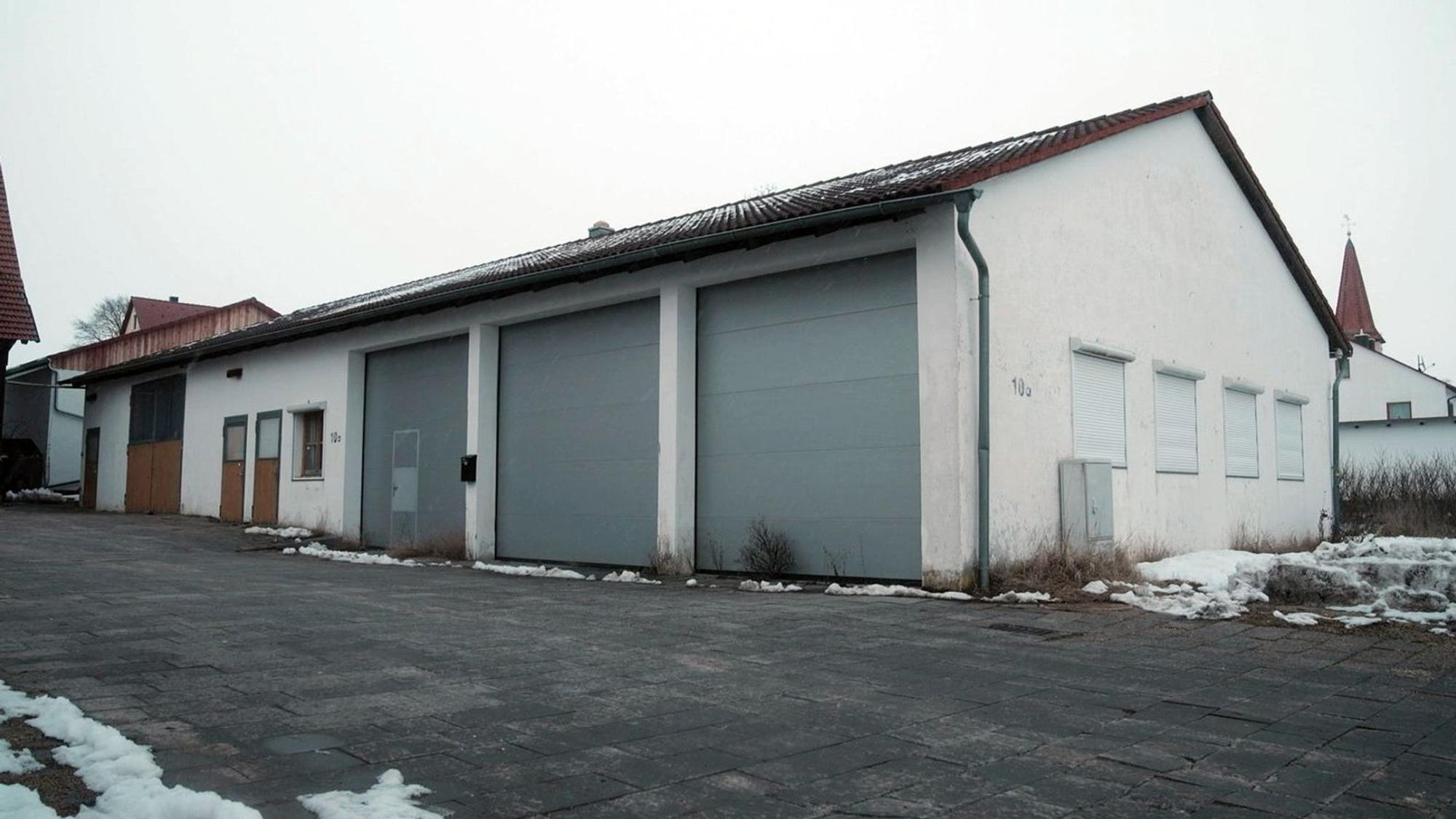 Die Spur führte die Ermittler unter anderem zu einer Lagerhalle, etwa 40 Kilometer entfernt von Nürnberg. (Bild: HR/Timeline TV/David Kar)