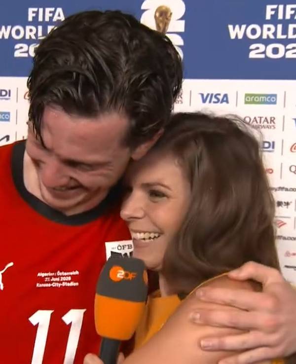 Umarmung von Michael Gregoritsch und Amelie Stiefvatter.
