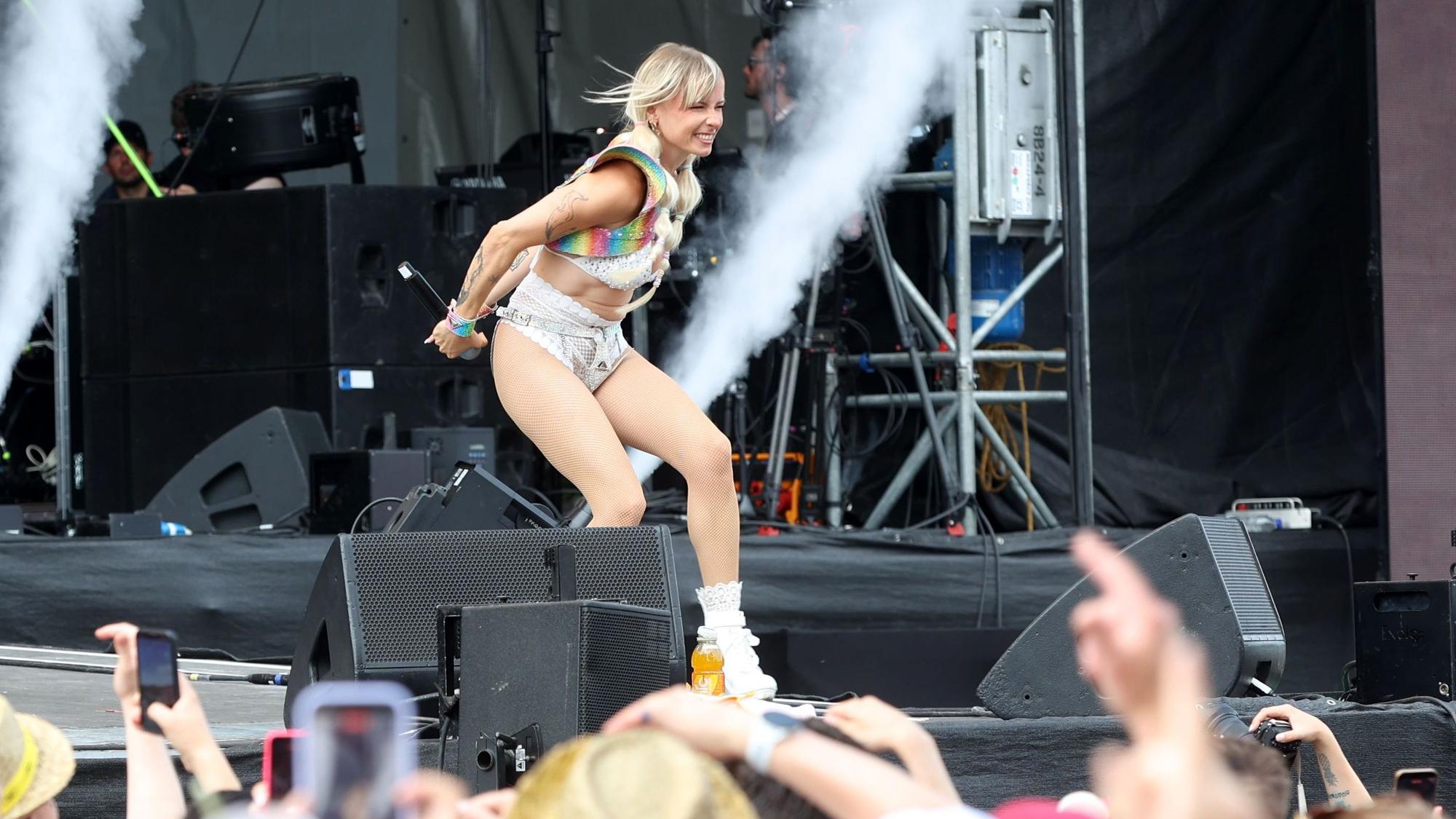 Mia Julia beim Rainbow-Festival am Fühlinger See.