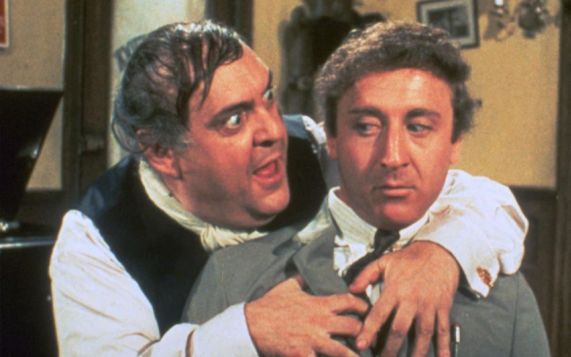 Szene aus Mel Brooks großartiger Satire „Frühling für Hitler“: Der gerissene Broadway-Produzent Max Bialystock (Zero Mostel, links) versucht den harmlosen Buchprüfer Leo Bloom (Gene Wilder) zu einem gemeinsamen Geschäft zu überreden. (Bild: ZDF / ARD Degeto)