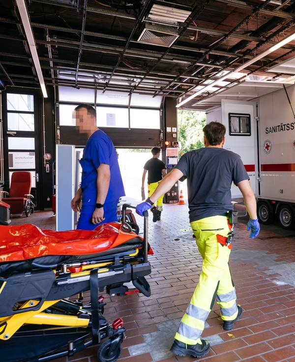 Krankenhaus in Köln-Merheim: Hier wurde eine zusätzliche Aufnahmestation für Hitze-Patienten errichtet.