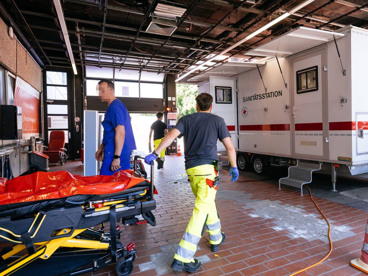 Krankenhaus in Köln-Merheim: Hier wurde eine zusätzliche Aufnahmestation für Hitze-Patienten errichtet.