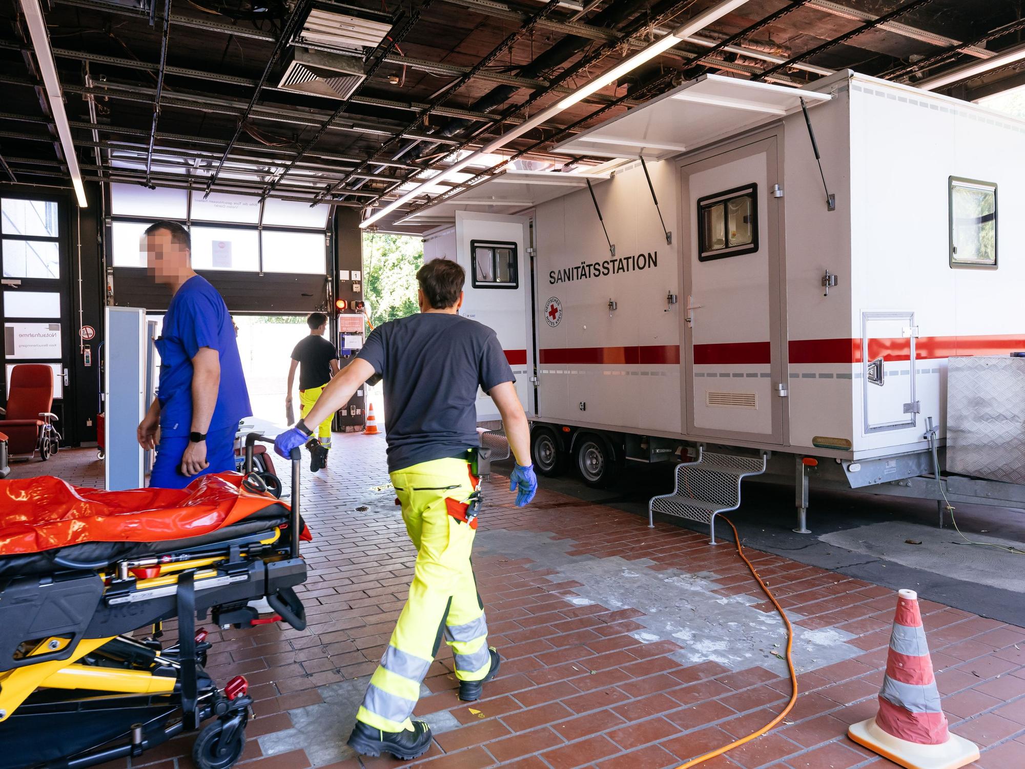 Krankenhaus in Köln-Merheim: Hier wurde eine zusätzliche Aufnahmestation für Hitze-Patienten errichtet.