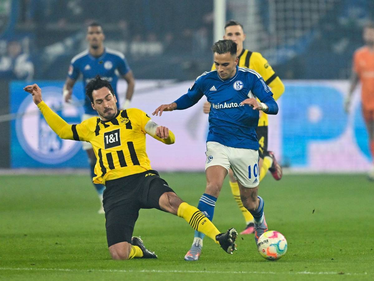 Im März 2023 gab es das bislang letzte Revierderby zwischen Schalke und Dortmund. (Archivbild)