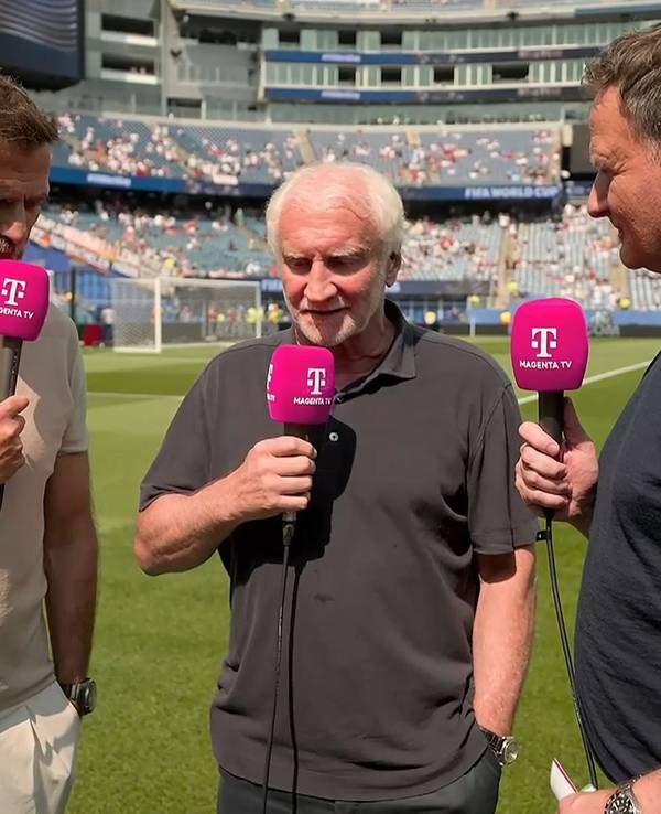 Rudi Völler vor dem Spiel gegen Paraguay bei Johannes B. Kerner und Jürgen Klopp.