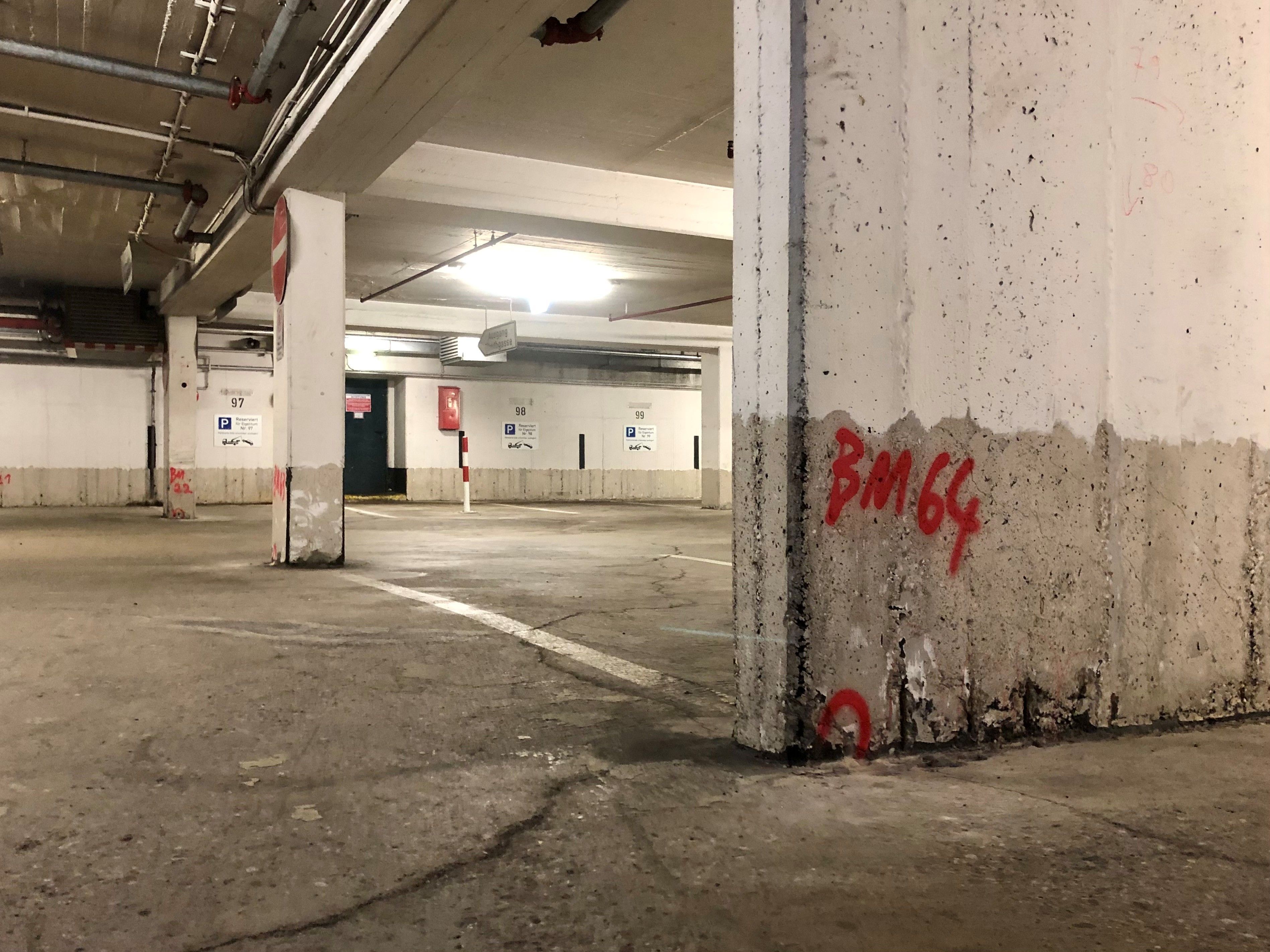 Maroder Stahlbeton in der Tiefgarage Groß St. Martin.