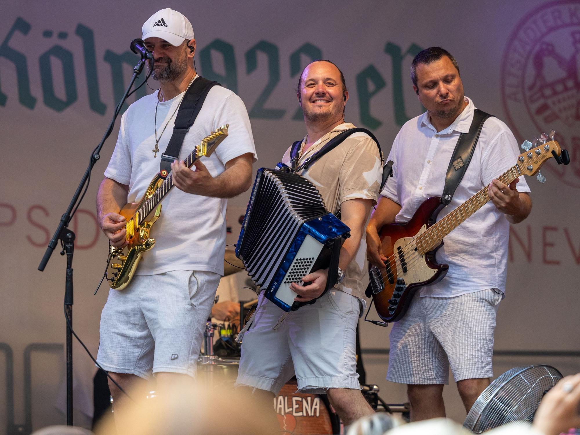Die Musiker von Eldorado beim Auftritt auf der Bühne.