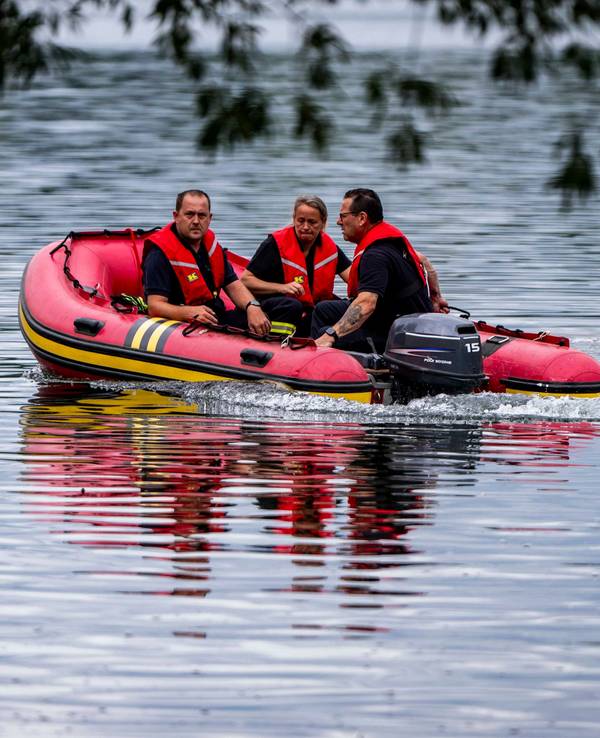 Im Neffelsee war ein 39 Jahre alter Mann vermisst worden. Zahlreiche Taucher und Einsatzkräfte waren im Einsatz.