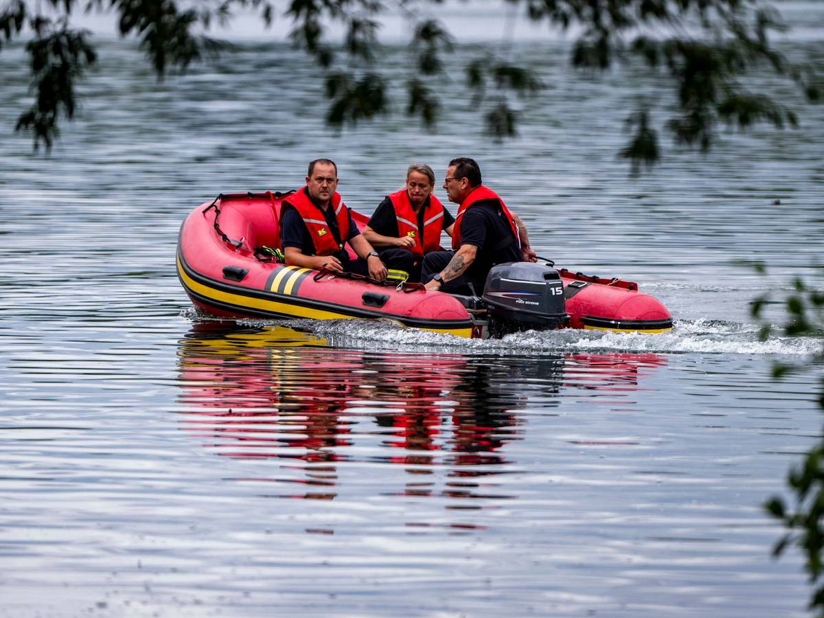 Im Neffelsee war ein 39 Jahre alter Mann vermisst worden. Zahlreiche Taucher und Einsatzkräfte waren im Einsatz.