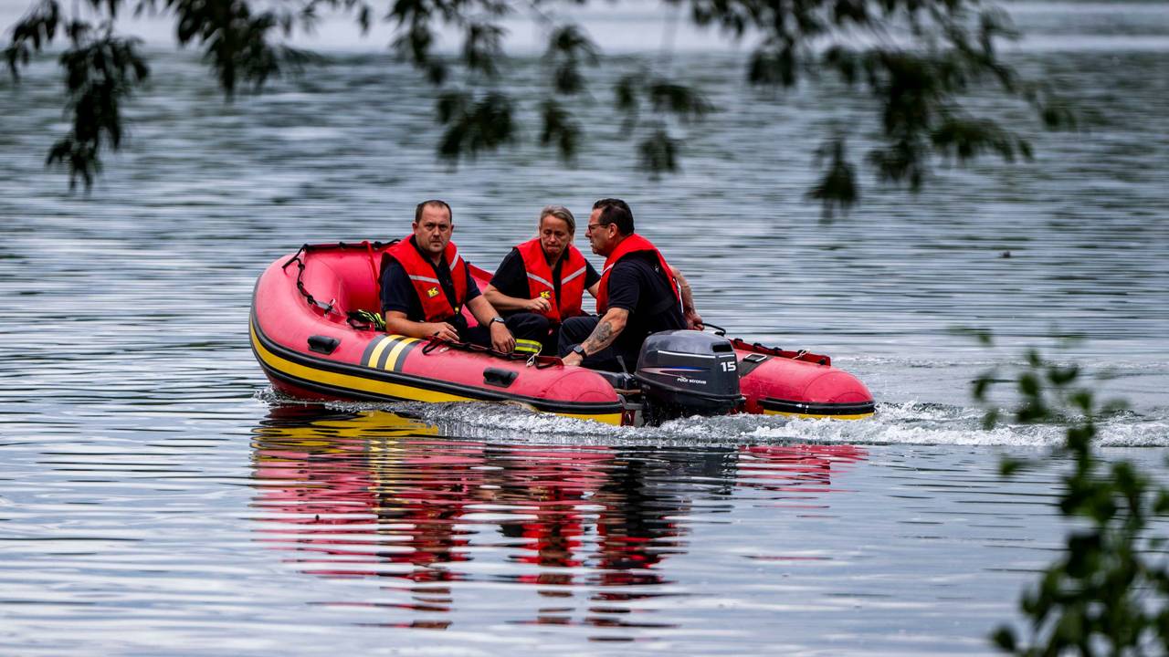 Im Neffelsee war ein 39 Jahre alter Mann vermisst worden. Zahlreiche Taucher und Einsatzkräfte waren im Einsatz.