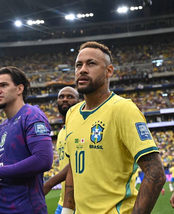 Brasiliens Superstar Neymar im Kreise der Seleção.