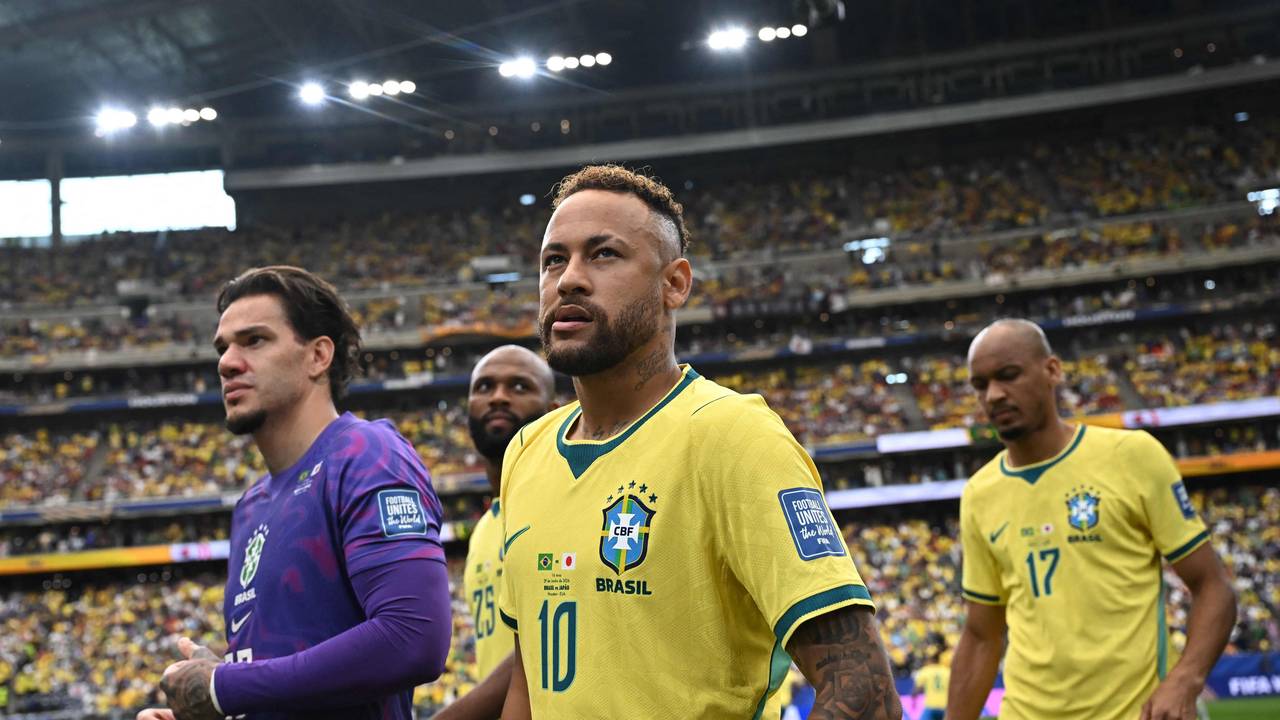 Brasiliens Superstar Neymar im Kreise der Seleção.