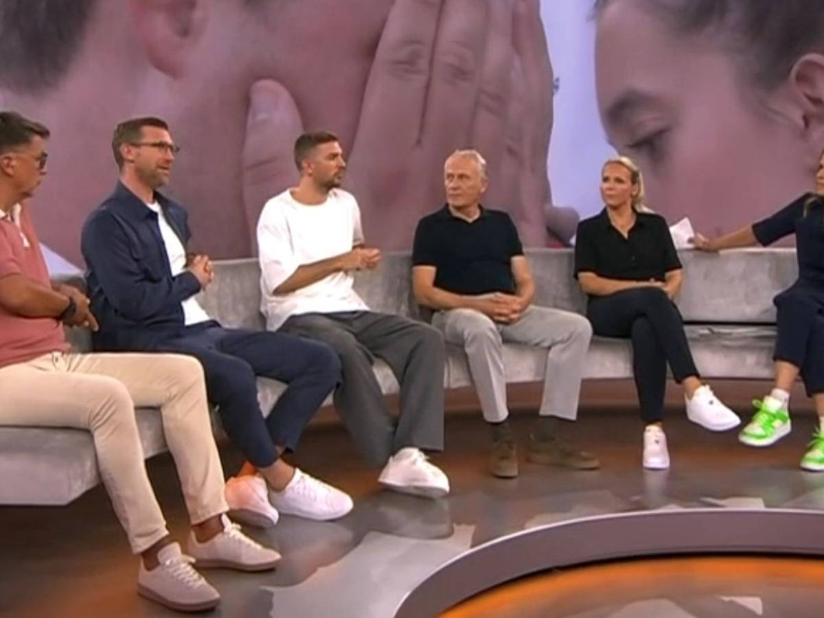 Enttäuschung, Fassungslosigkeit, Ratlosigkeit - und Sorgen um die Zukunft des deutschen Fußballs. Nach dem sensationellen WM-Aus gegen Paraguay herrschte im ZDF-Studio Krisenstimmung. (Bild: ZDF)