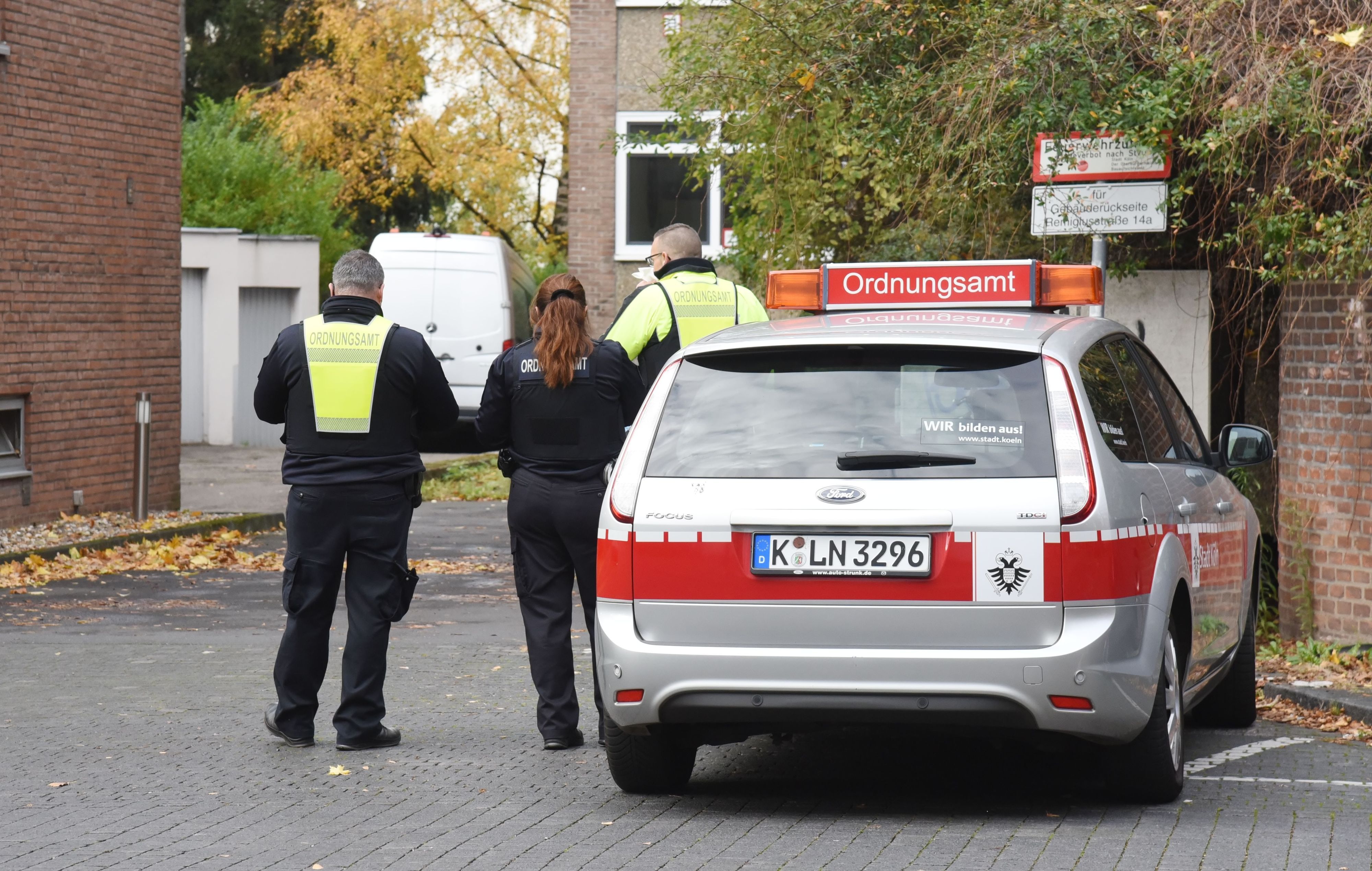 08.11.2021 Köln.
Bombenfund in Köln Sülz.
Noch keine Absperrungen.
Remigiusstraße 16.
