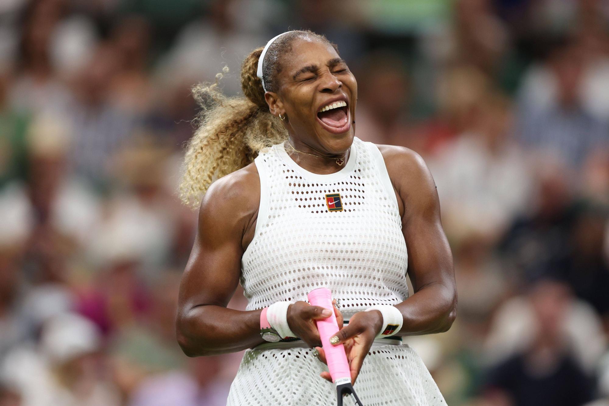 Serena Williams reagiert nach einem Punkt.