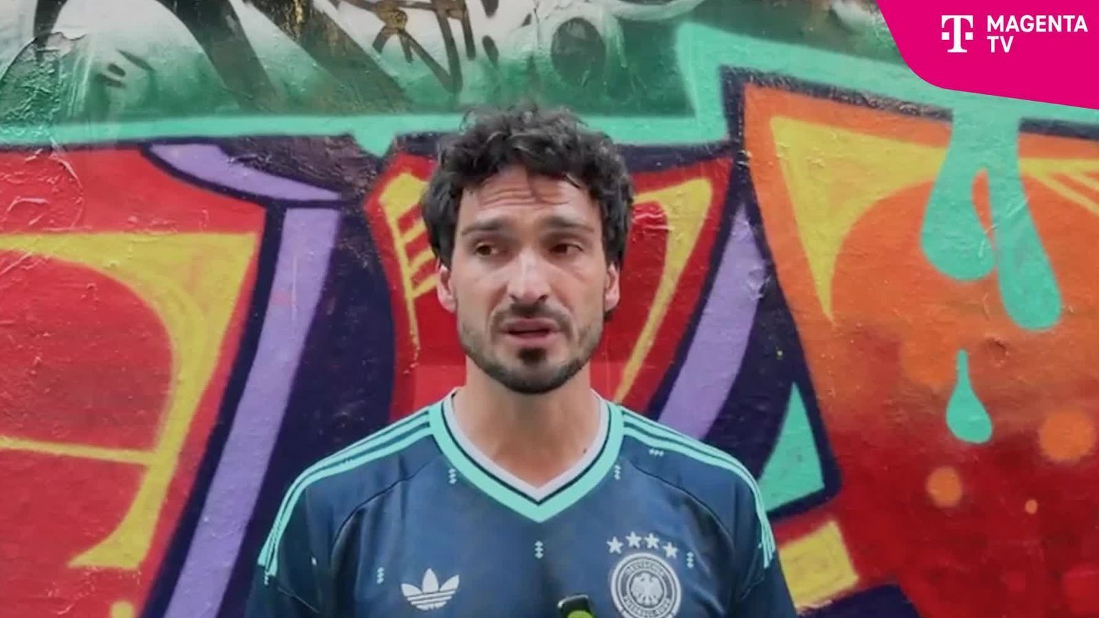 Mats Hummels rechnet bei MagentaTV mit der DFB-Elf ab. (Bild: MagentaTV)
