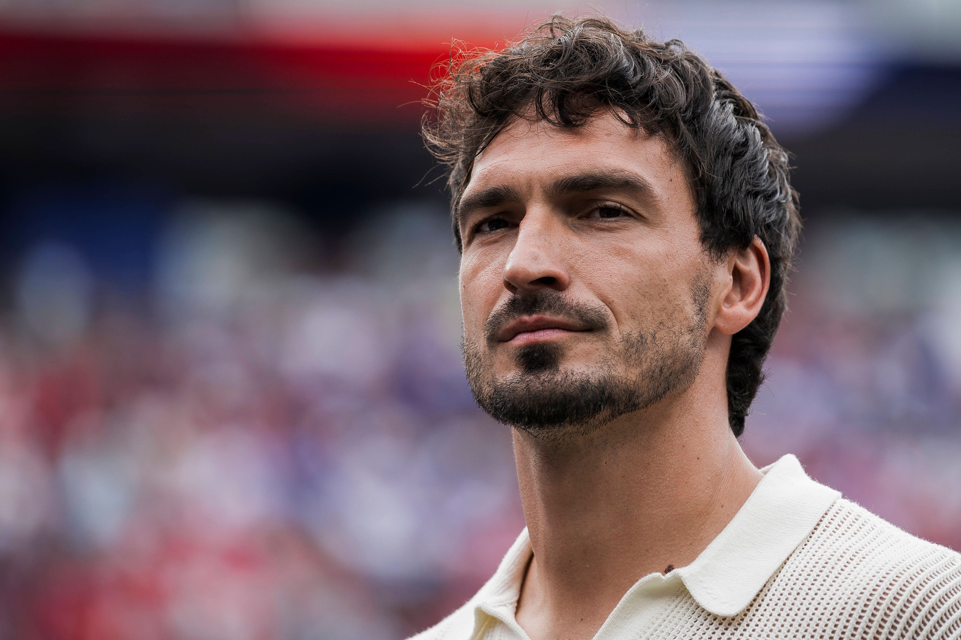Mats Hummels als Experte im Stadion.