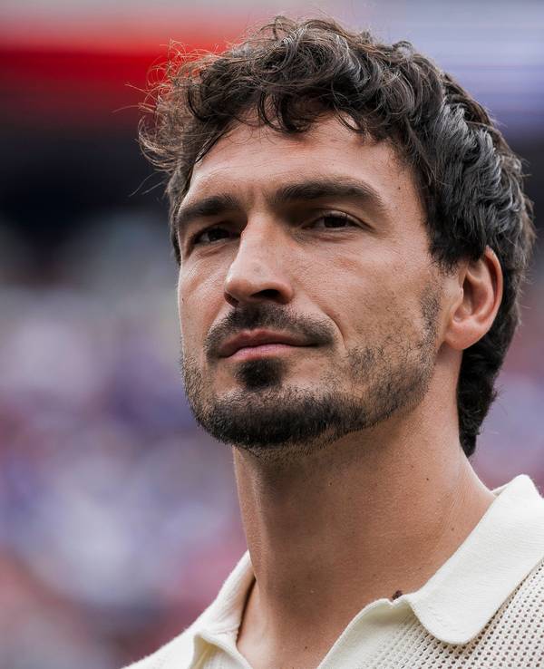 Mats Hummels als Experte im Stadion.