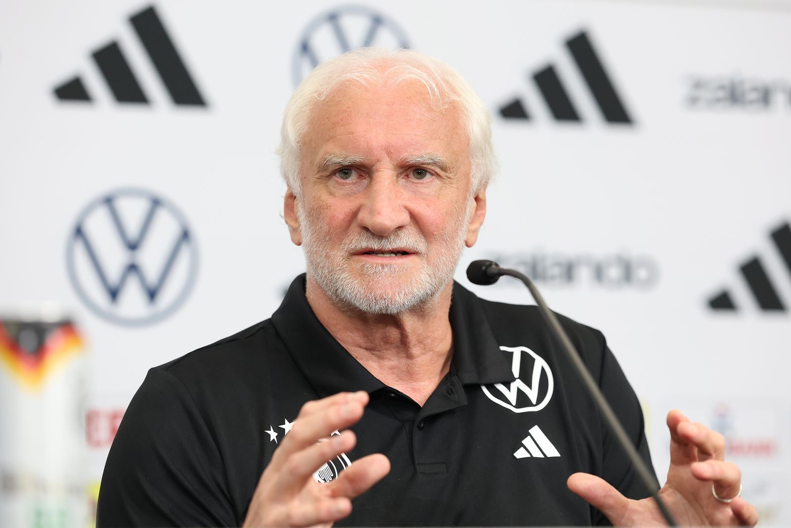 Wie geht's weiter mit der deutschen Nationalmannschaft nach dem blamablen WM-Aus? Wackelt auch Rudi Völler als Sportdirektor? (Bild: 2026 Getty Images/Alexander Hassenstein)