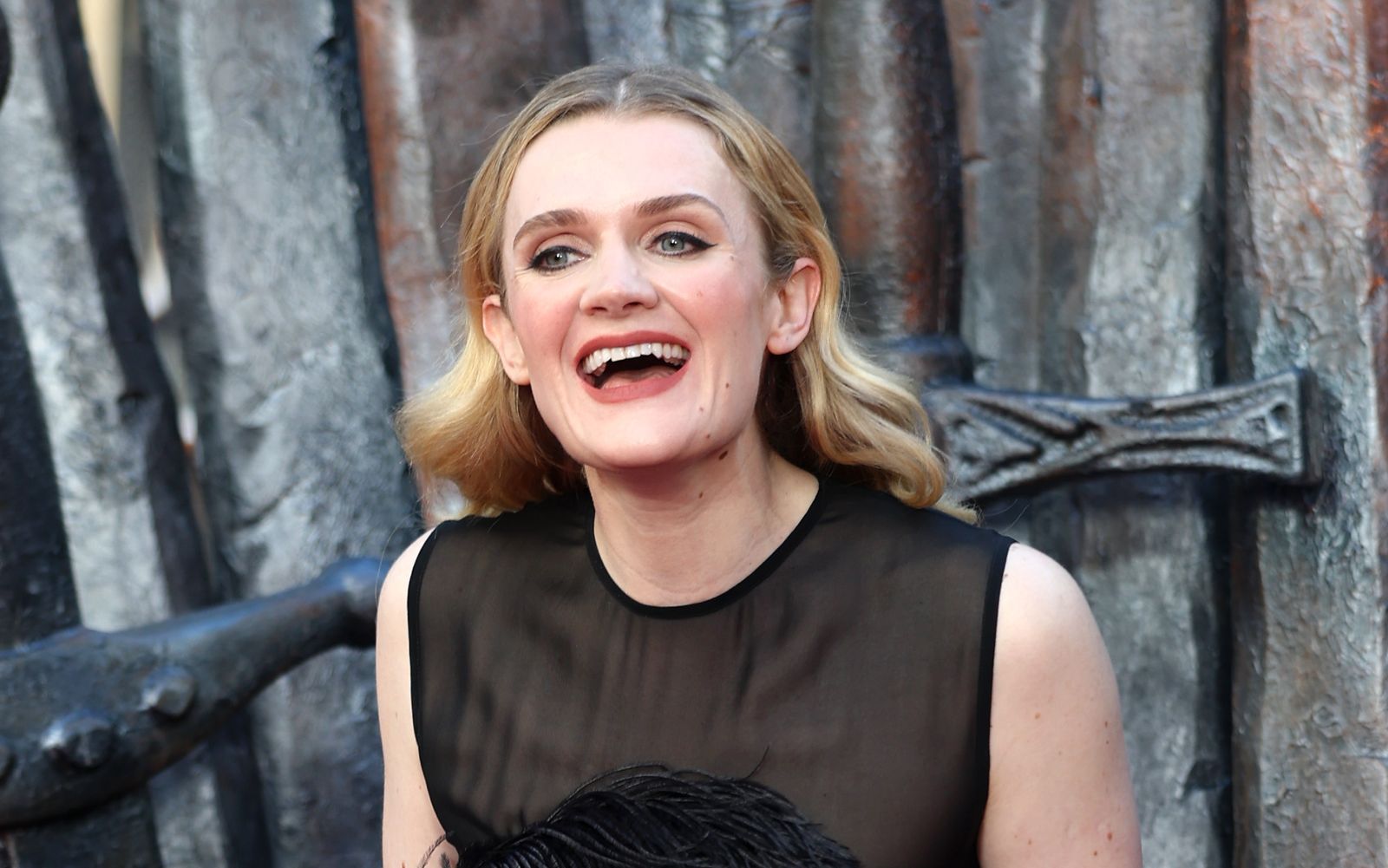 Schauspielerin Gayle Rankin spricht in einem Interview darüber, was sie an Alys Rivers, ihrer Rolle der beliebten Serie „House of the Dragon“, bewundert. (Bild: 2026 Getty Images/Shane Anthony Sinclair)