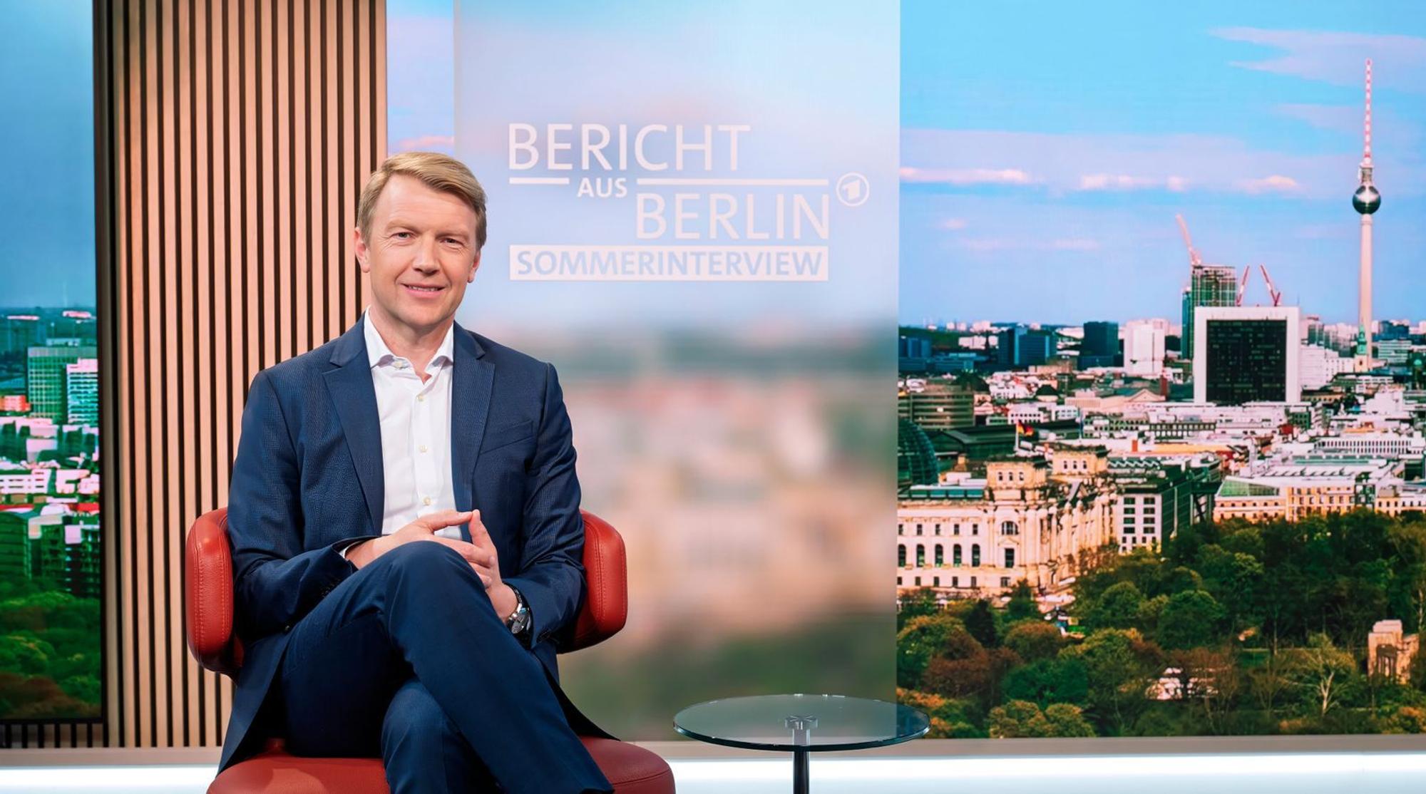 Markus Preiß, der Leiter des ARD-Hauptstadtstudios, emmpfängt zu den Sommerinterviews unter anderem Bundeskanzler Friedrich Merz. Zum Start ist am Sonntag, 5. Juli, 18.00 Uhr, Bundesfinanzminister Lars Klingbeil (SPD) zu Gast. (Bild: WDR/ARD-Hauptstadtstudio/Thomas Ernst)