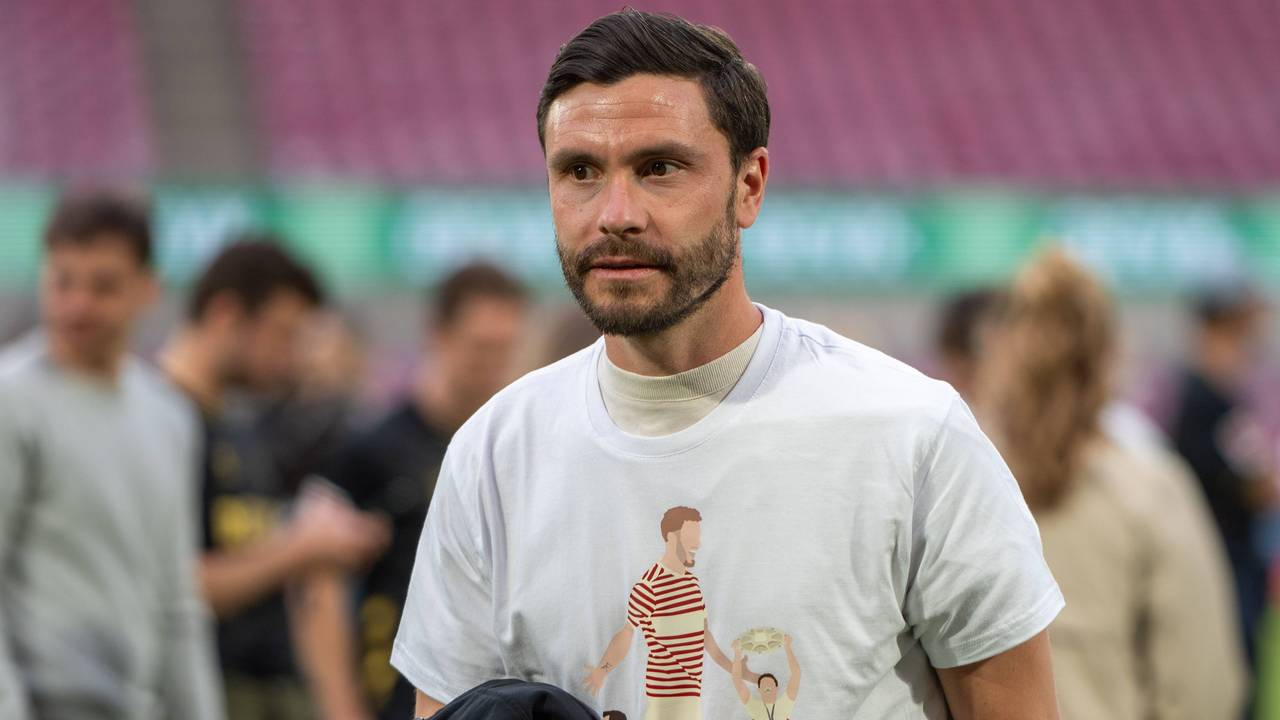 Nach einem Spiel des 1. FC Köln auf dem Rasen: Jonas Hector.