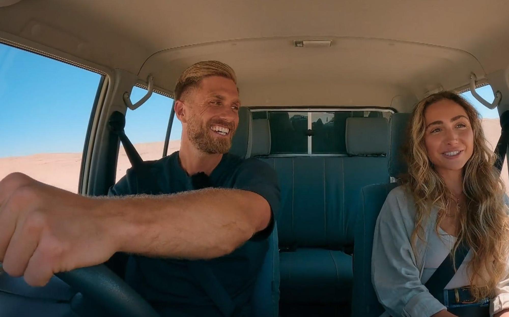 Bei einem Roadtrip verbringen die zwei Turteltauben ihre erste gemeinsame Nacht. (Bild: RTL)
