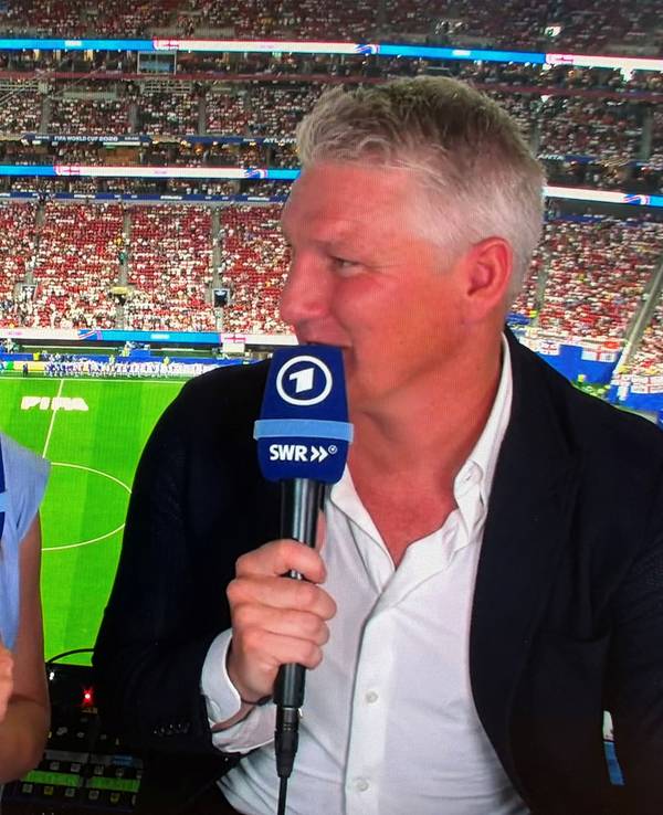 Esther Sedlaczek und Bastian Schweinsteiger am Mittwoch bei der WM-Übertragung in der ARD.