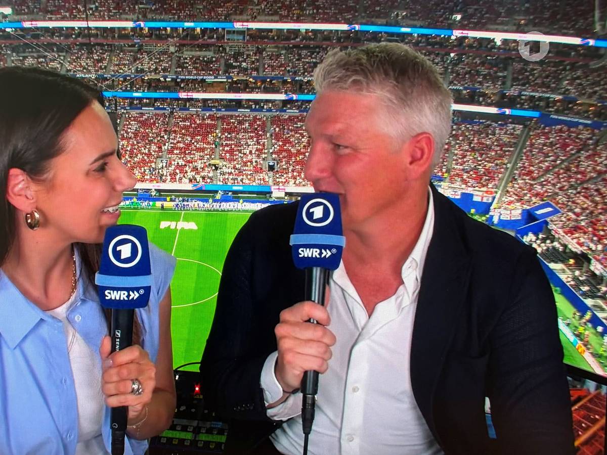 Esther Sedlaczek und Bastian Schweinsteiger am Mittwoch bei der WM-Übertragung in der ARD.
