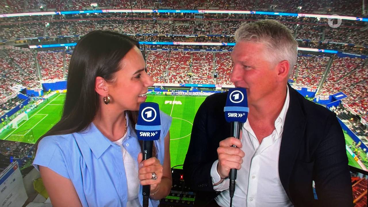 Esther Sedlaczek und Bastian Schweinsteiger am Mittwoch bei der WM-Übertragung in der ARD.