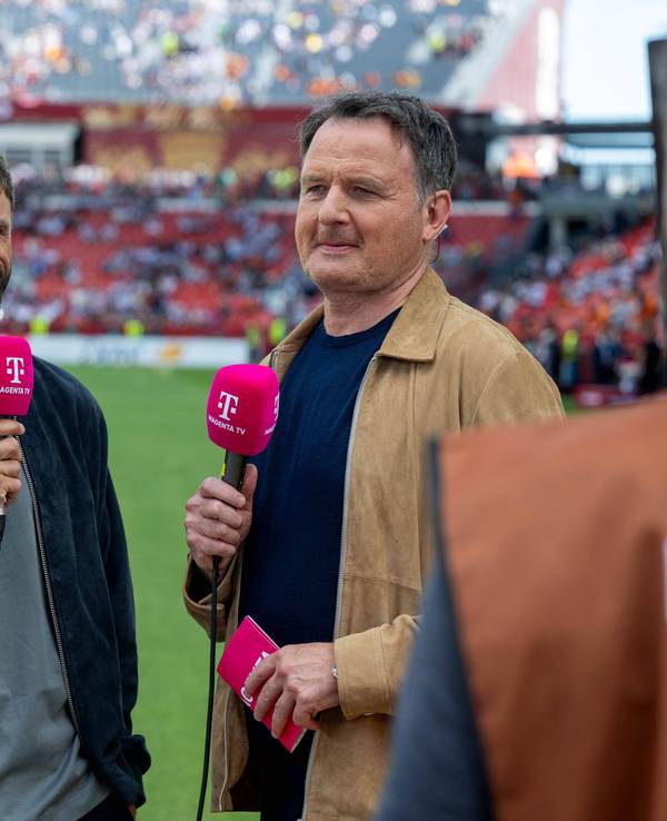 Moderator Thomas Wagner im Gespräch mit Thomas Müller.