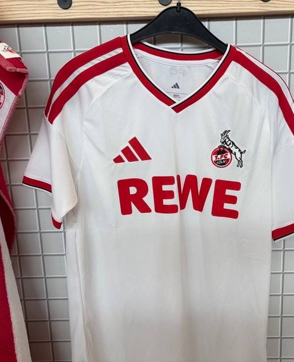 Das neue Adidas-Trikot des 1. FC Köln als weiße Heimversion.