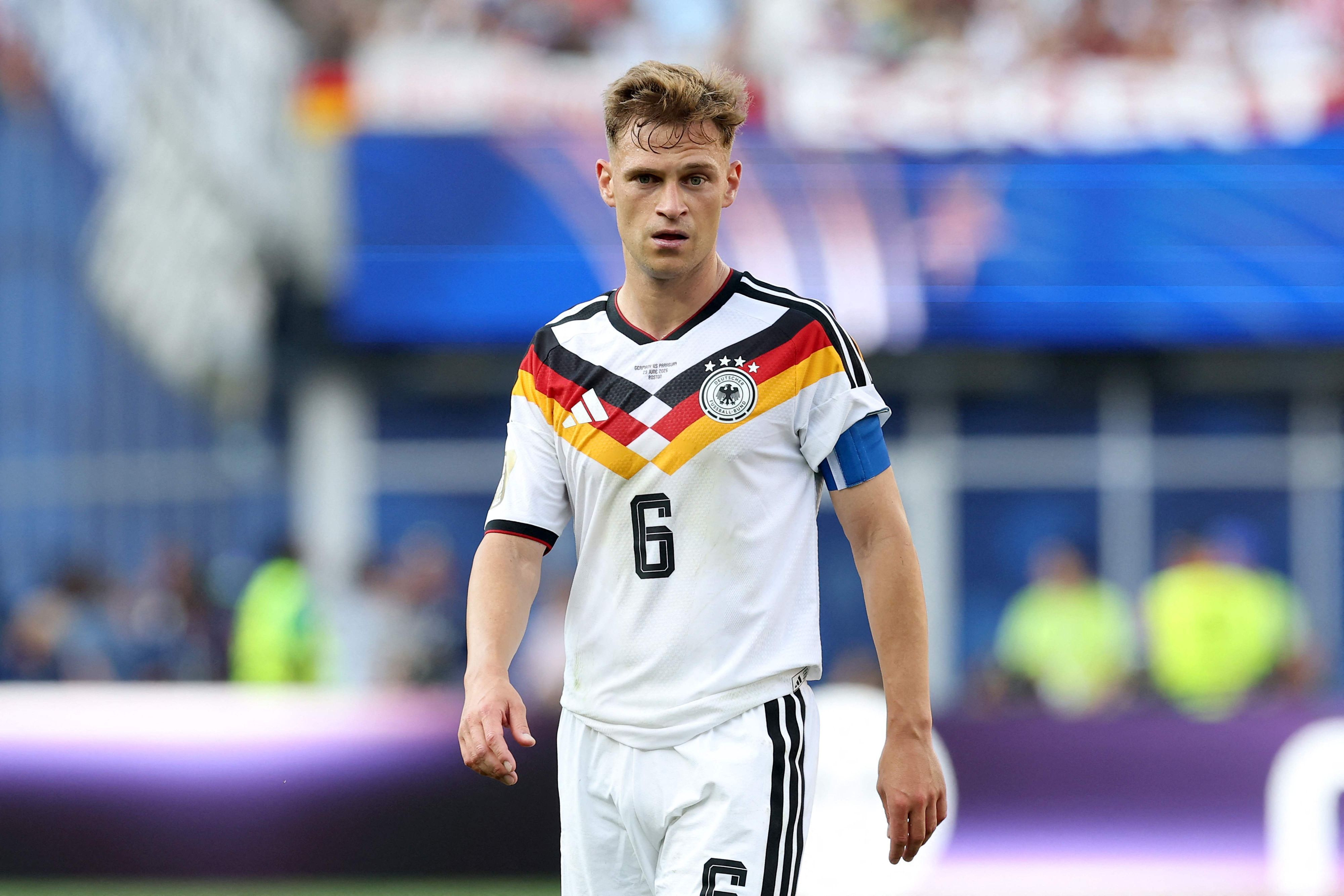 Joshua Kimmich im Trikot der deutschen Nationalmannschaft auf dem Platz.