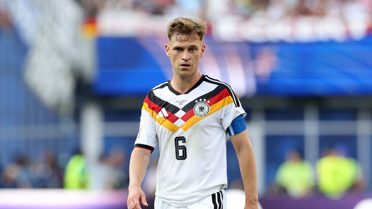 Joshua Kimmich im Trikot der deutschen Nationalmannschaft auf dem Platz.