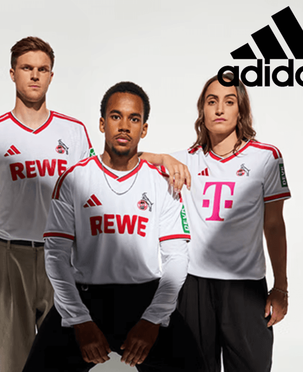 Models die das neue Trikot tragen.