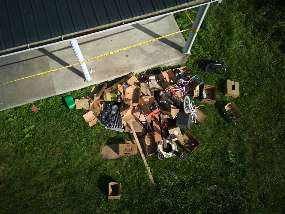 Fäkalien,Müll und 16 Kinder auf engstem Raum fanden die Behörden in diesem Holzhaus im US-Bundesstaat Ohio vor.