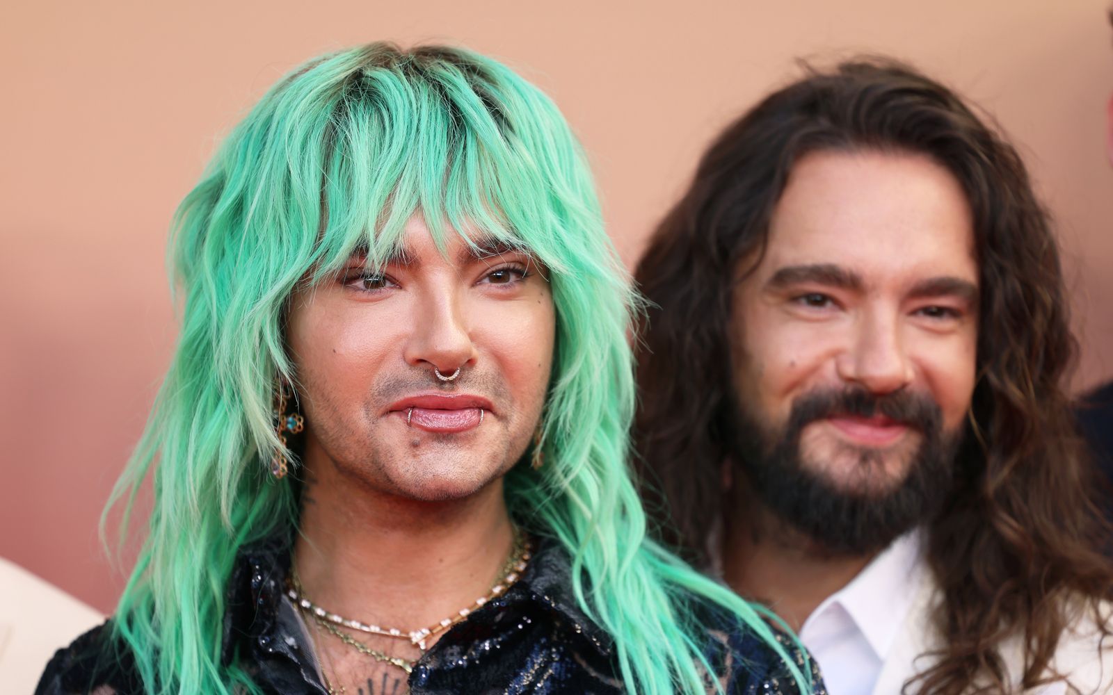 Bill Kaulitz (links) und sein Bruder Tom waren schon früh auf Security angewiesen. (Bild: 2025 Getty Images/Gerald Matzka)