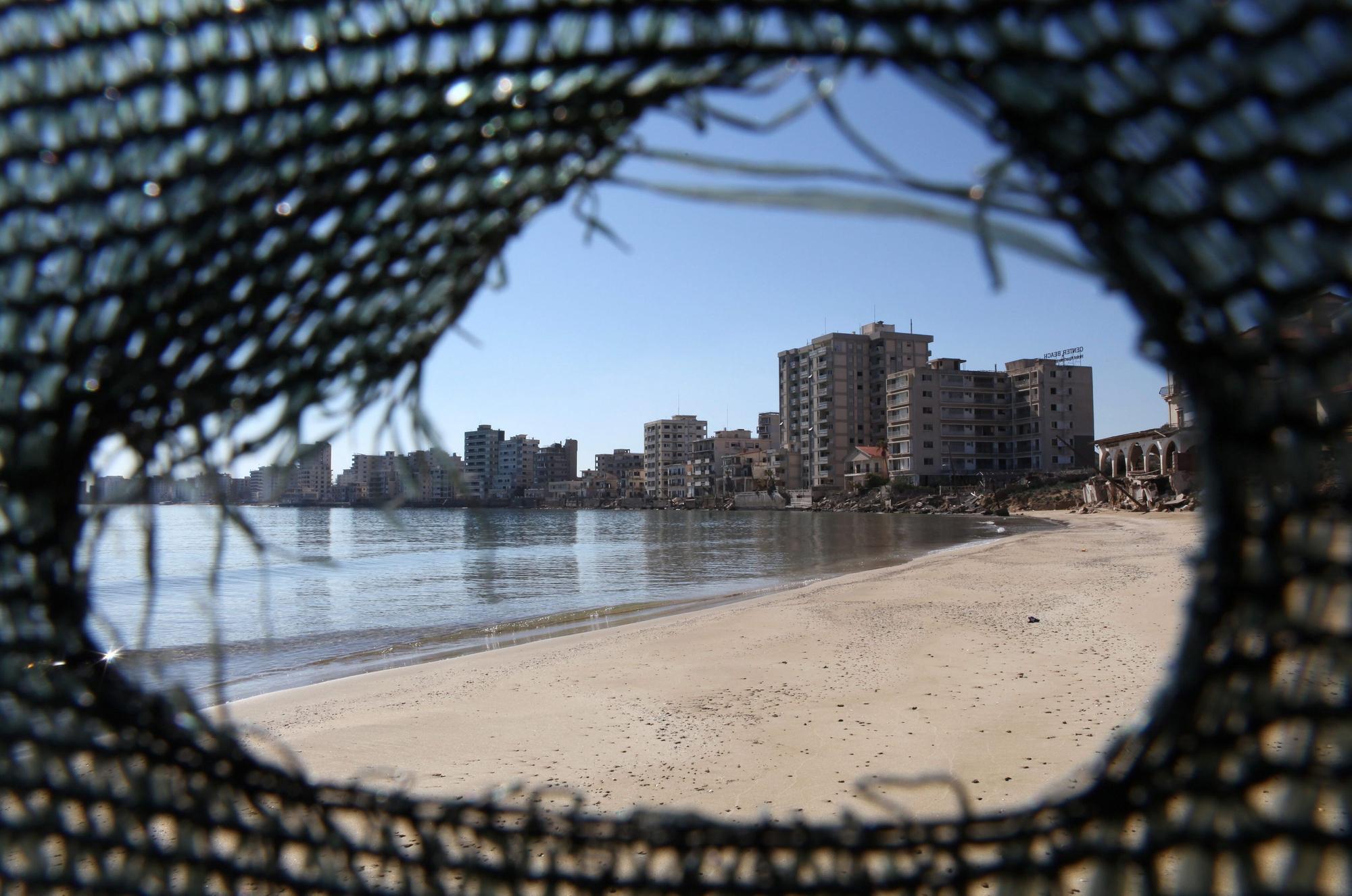 Zerstörte und verlassene Hotels der verlassenen Küstenstadt Varosha.