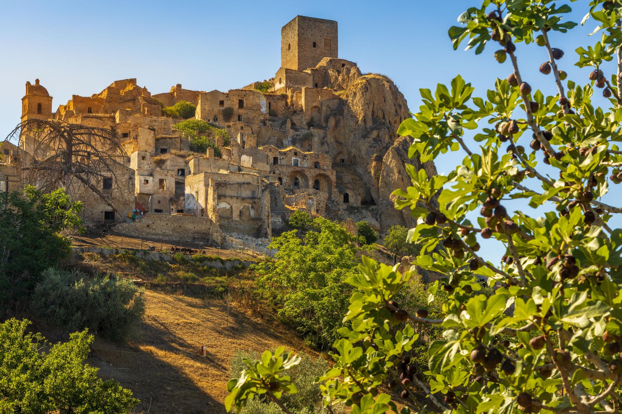 Die alte Bergstadt Craco.