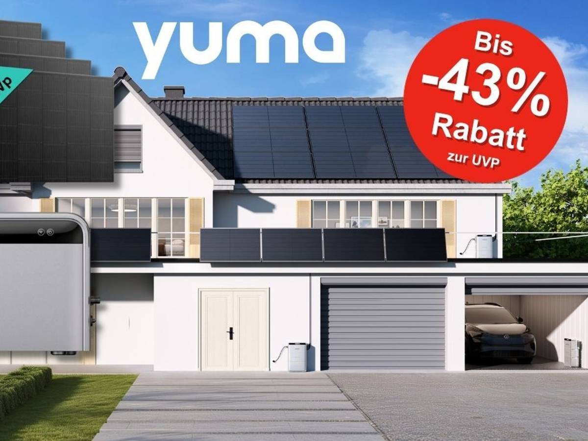 Jackery SolarVault 3 Pro Heimspeicher-Bundle mit Solar-Modulen vor blauem Himmel und Einfahrt eines großen Familienhauses. Roter Button oben rechts weist auf bis zu 43 Prozent Rabatt zur UVP hin.