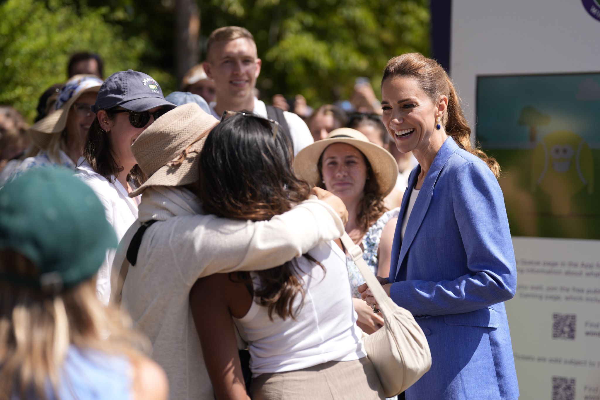 Kate begrüßte in Wimbledon Fans.