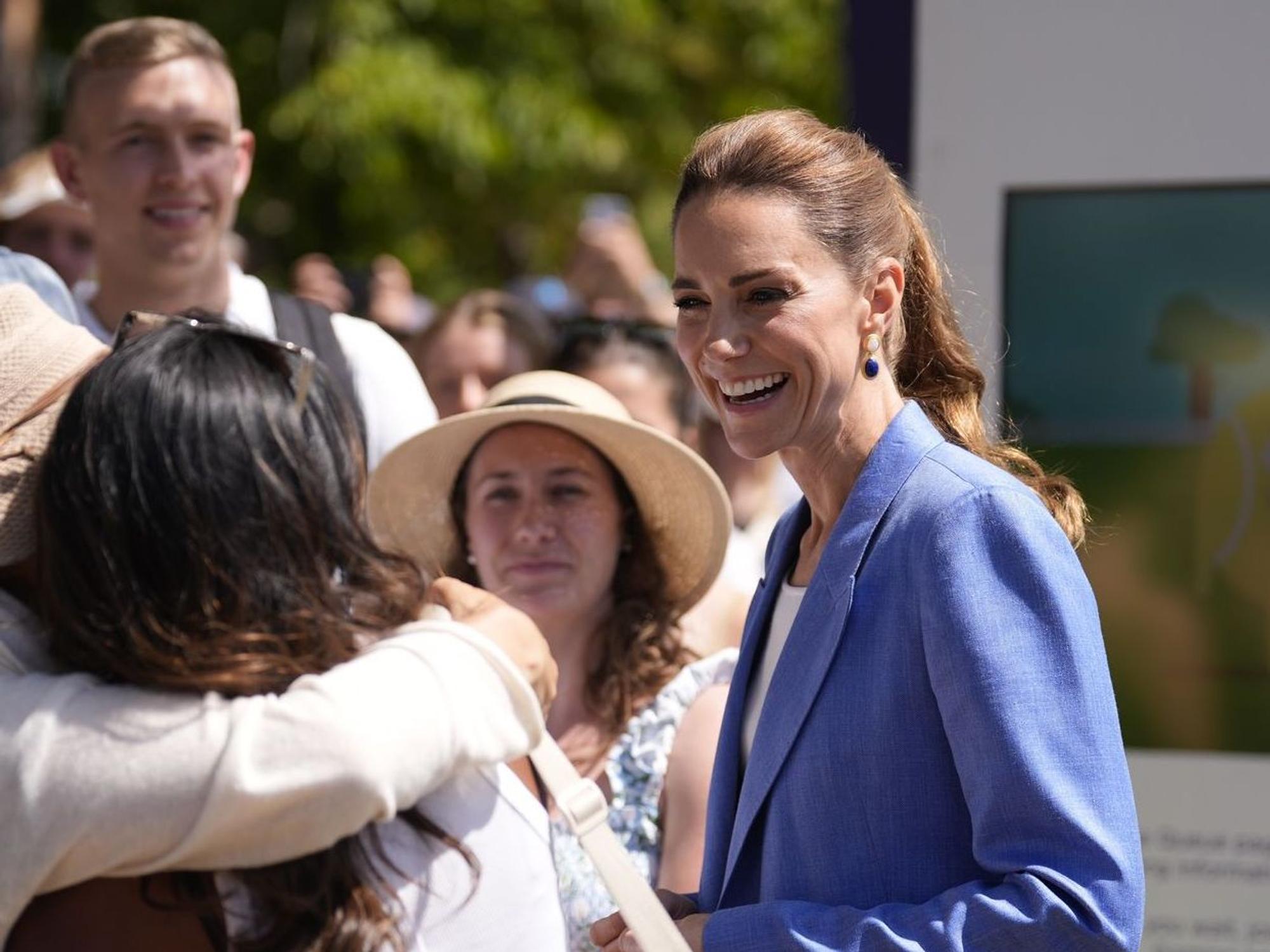 Kate begrüßte in Wimbledon Fans.