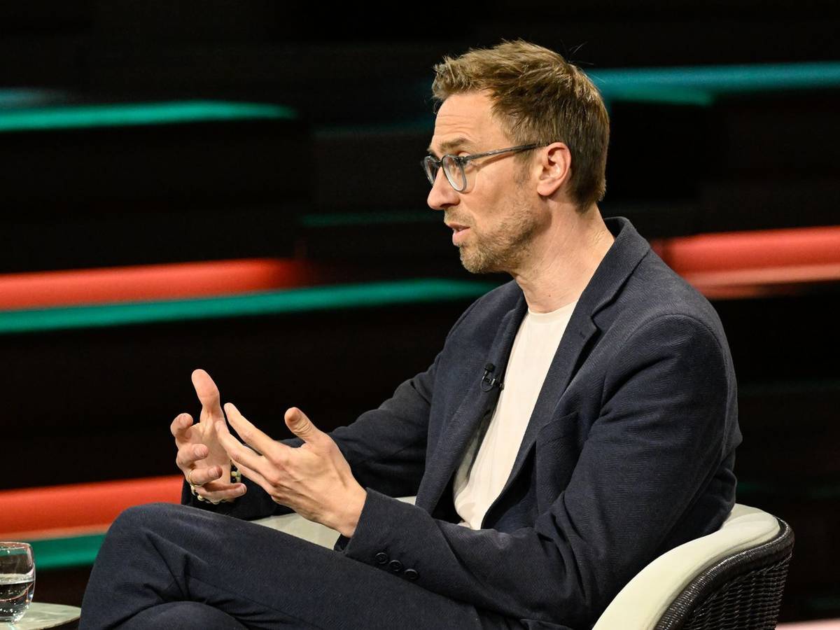 Journalist Veit Medick kritisierte Schwarz-Rot und äußerte Zweifel, dass die geplanten Reformen die nötige Erleichterung im Land bringen. (Bild: ZDF / Markus Hertrich)