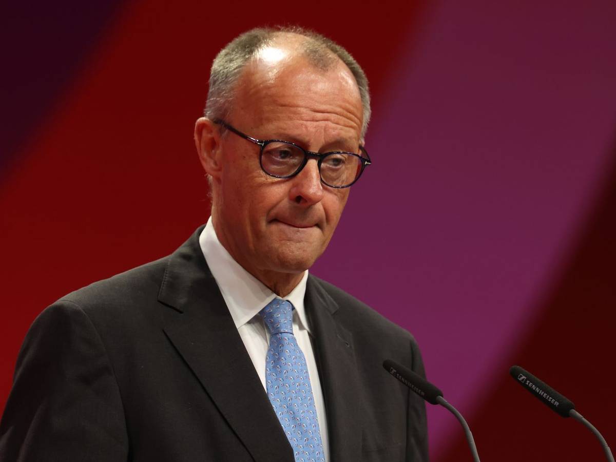 Friedrich Merz wird am Donnerstagabend spontan im ARD-“Brennpunkt“ zu sehen sein. (Bild: 2026 Getty Images/Sean Gallup)