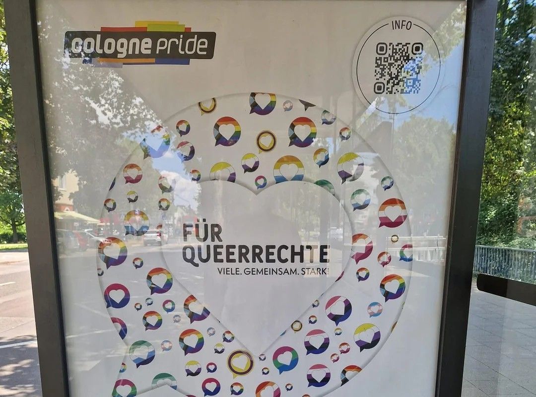Ein Reddit-User postete den Plakat-Patzer und sorgte für witzige Reaktionen.